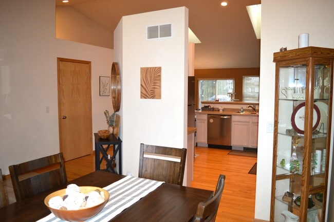 Photo - 2995 Kentville Dr