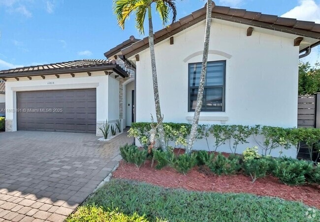 Building Photo - 12816 SW 228th St Rental
