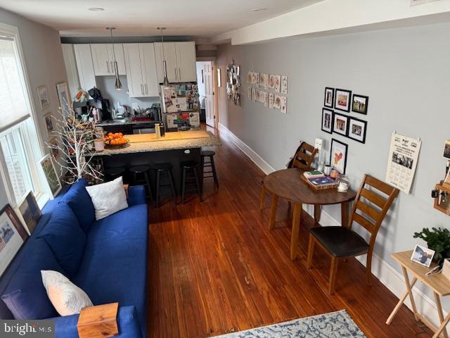 Photo - 4227 Station St