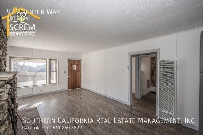 Photo - 921 Center Way