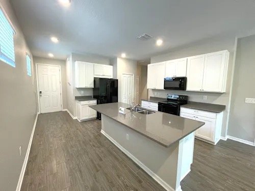 Building Photo - 7211 Ashcroft Dr