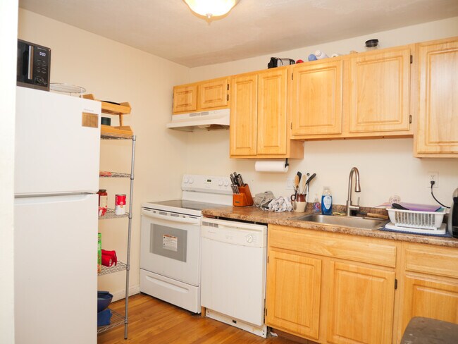 Photo - 1027 Commonwealth Ave