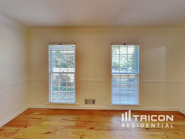 Photo - 361 Willow Glenn Dr