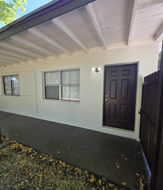Building Photo - 3981 SW 12th Pl Unit 1 Rental