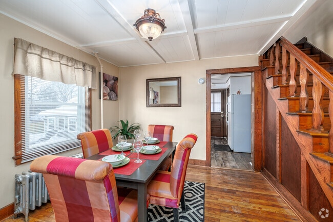 Interior Photo - 113 Clark St