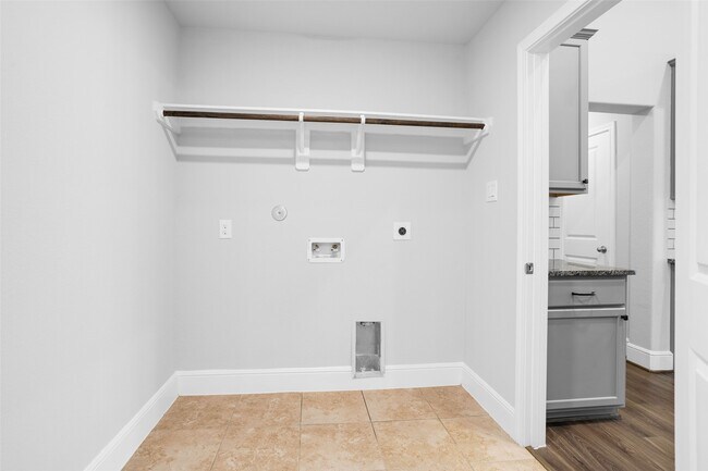 Building Photo - 9955 Preserve Wy