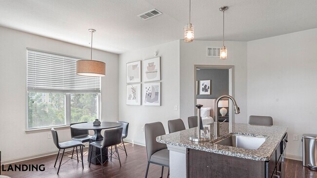 Photo - 1181 Manhattan Blvd Unidad 4411