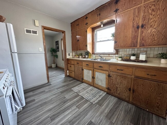 Photo - 3 bed, 1 bath Home for Rent in Waterloo