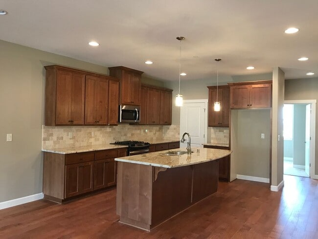 4237 NW Sage Loop