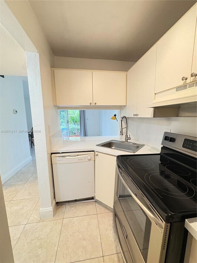 7403 SW 82nd St Unit 207N