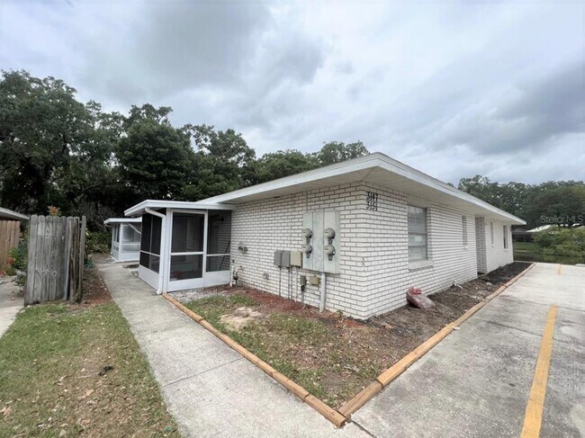 Building Photo - 3147 Bloomingdale Villas Ct Rental