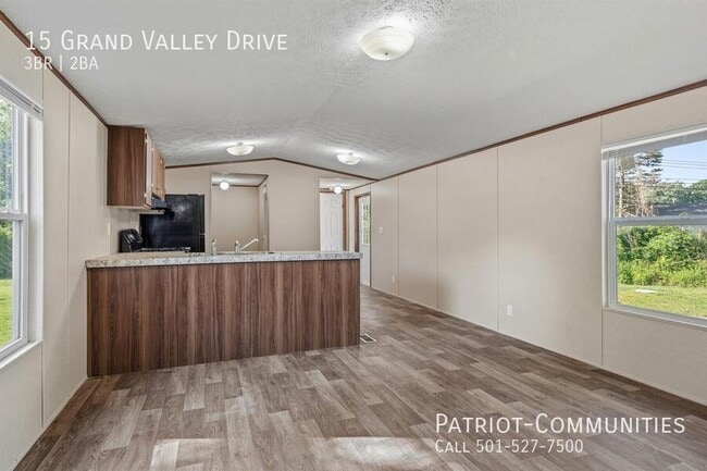 Photo - 15 Grand Valley Dr