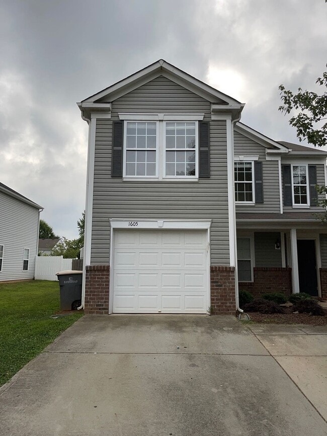 Photo - 1605 Matthew Allen Cir