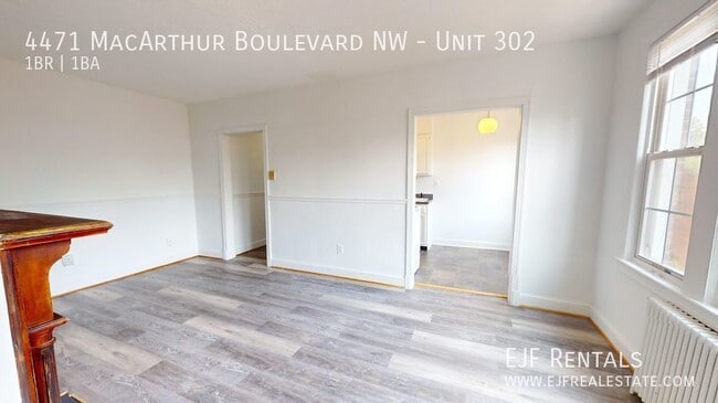 Photo - 4471 MacArthur Blvd NW Unidad 302