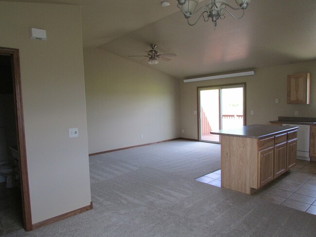 Photo - r1342 Unit B