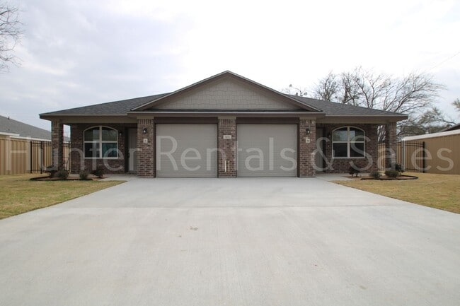 Building Photo - 505 Bonnie Dr Unit A