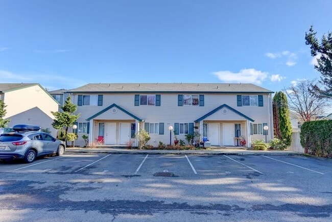 INCREDIBLE 2-bed/1.5bath Town House- AND I... - INCREDIBLE 2-bed/1.5bath Town House- AND I...