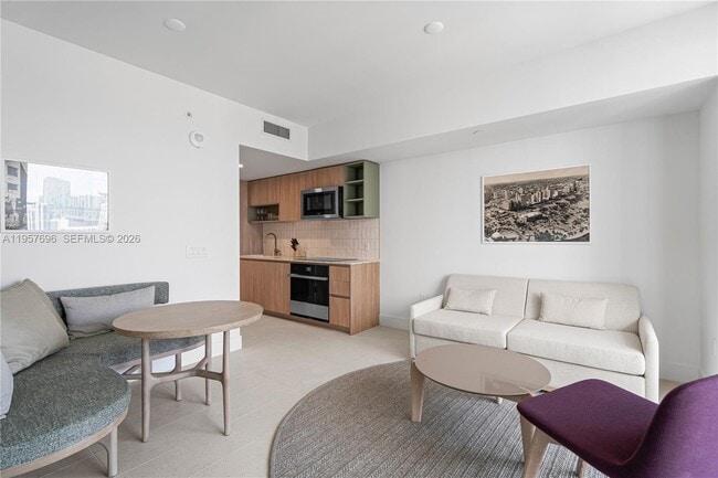 Photo - 159 NE 6th St Unidad 2707