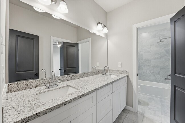 Photo - 4307 Larkspur St