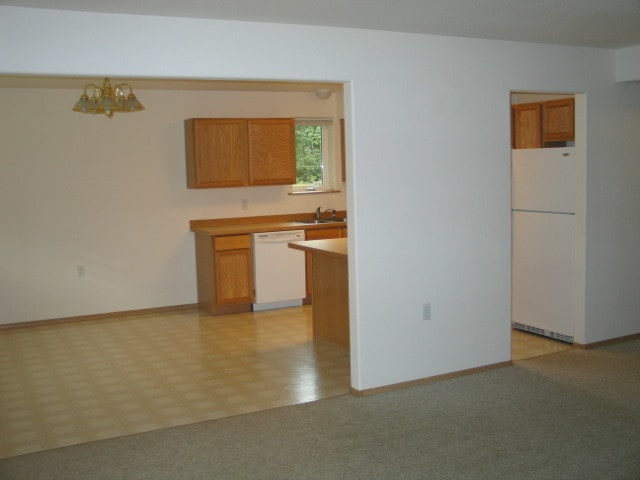 Kitchen and dining area - 3435 Laurance Rd