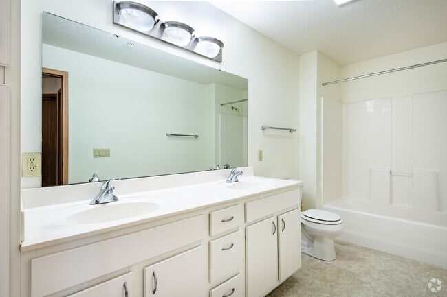 2BR, 1BA - 1073SF