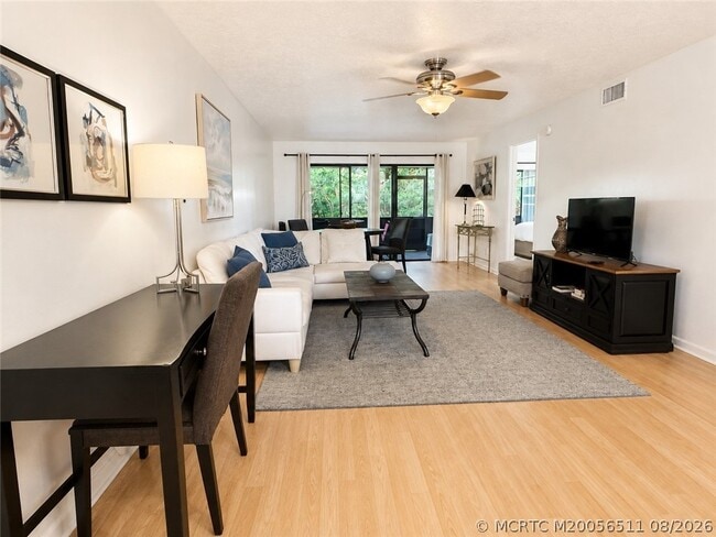 Photo - 615 NW Oleander St Unit 103