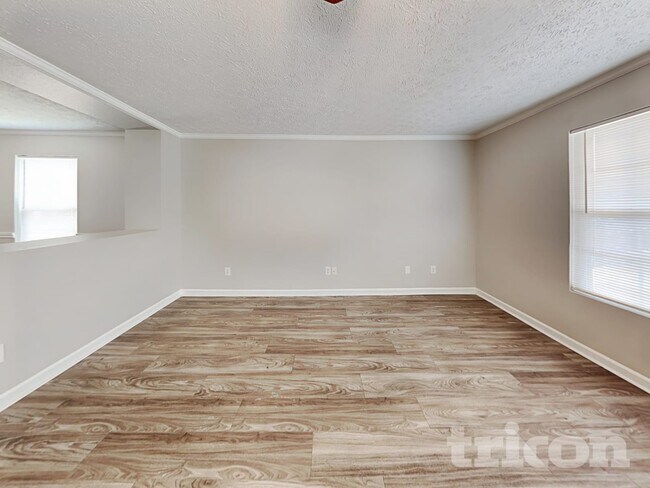Photo - 1024 Tradewinds Dr