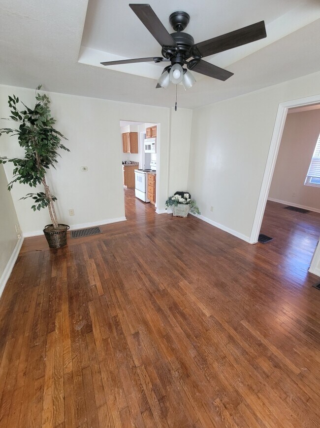 Photo - 504 Blue Ridge Blvd Unit A