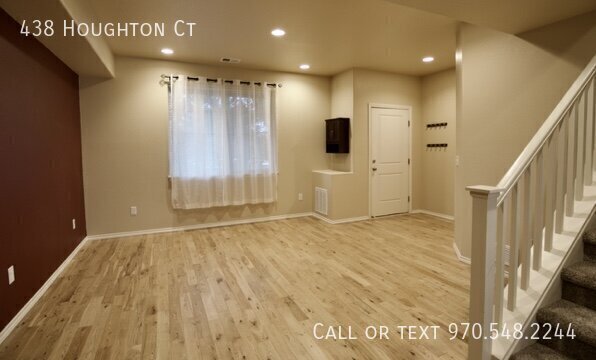 438 Houghton Ct