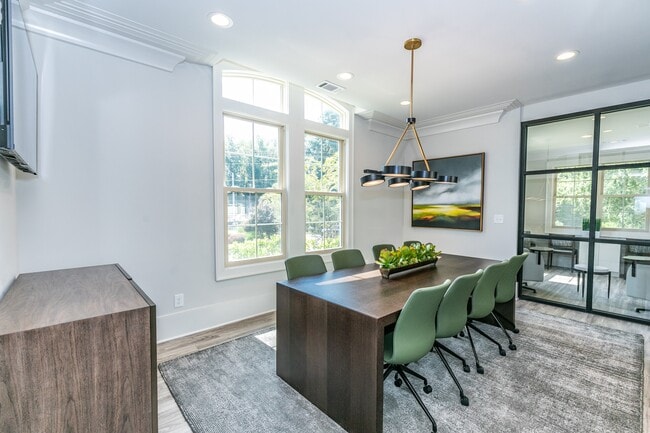 1401 West Paces