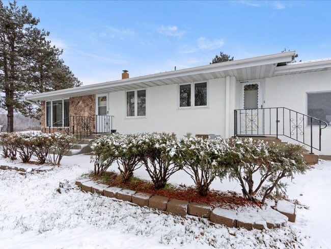 Building Photo - 3 Bedroom House on Mille Lacs Lake - All U... Unit Lake House