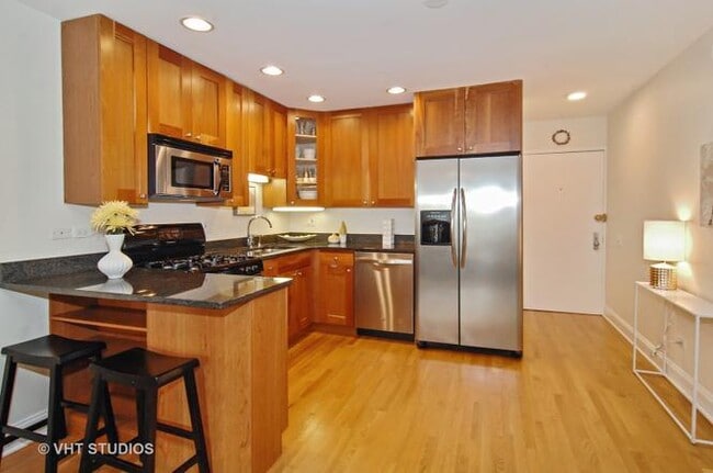 Photo - 2036 N Larrabee St