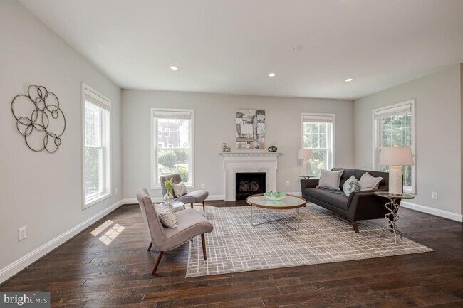 Photo - 300 Mt Vernon Ave