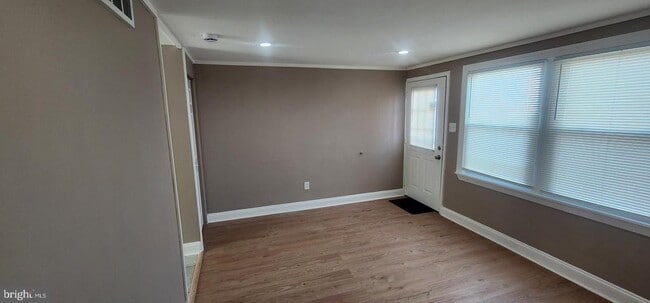 Photo - 7915 Eastdale Rd