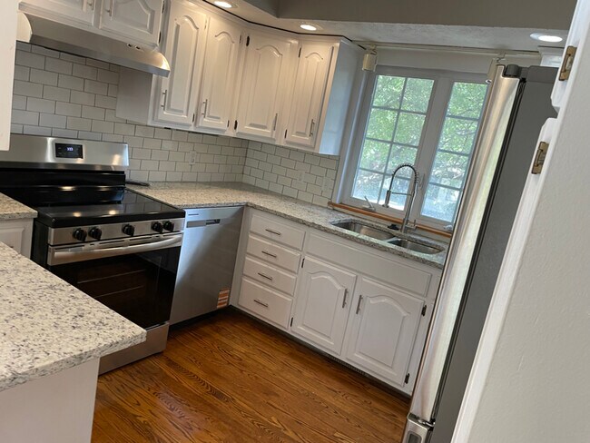 Photo - 3821 Davenport St