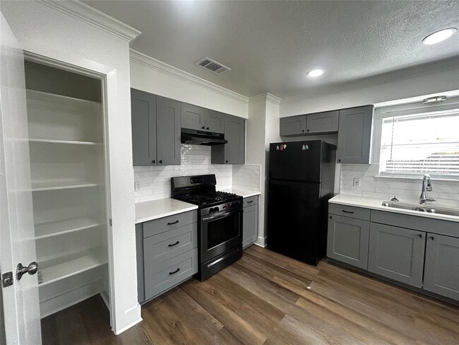 Photo - 5503 Burgundy Dr