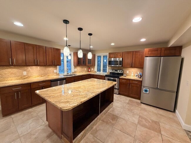 Photo - 112 E Quinobequin Rd