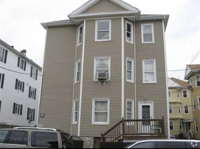 Building Photo - 227 Eagle St Unit 2 Rental