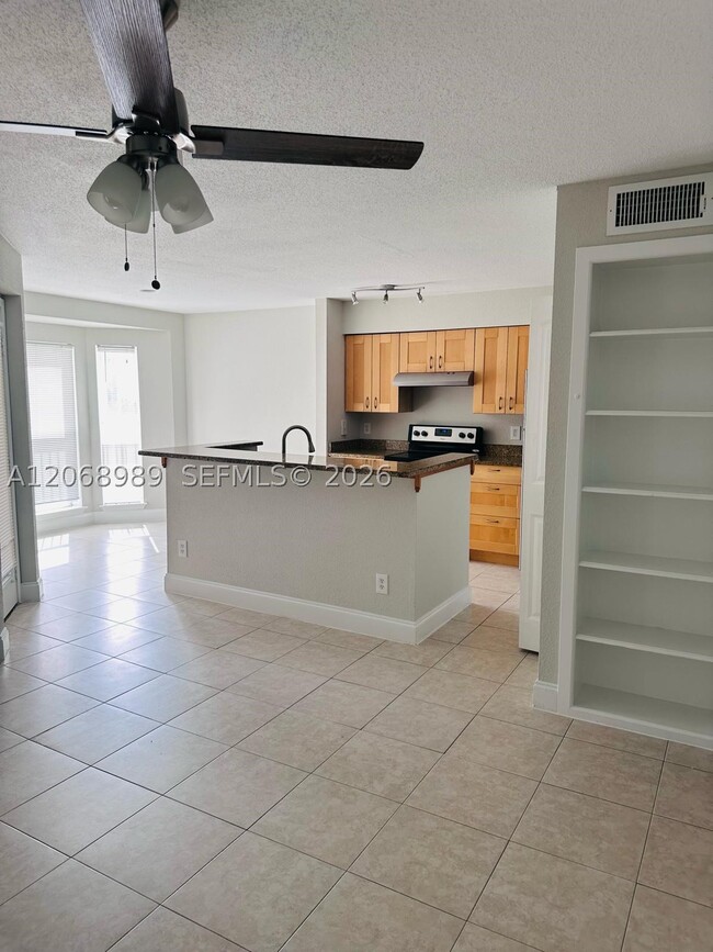 Building Photo - 777 Riverside Dr Unit 1526
