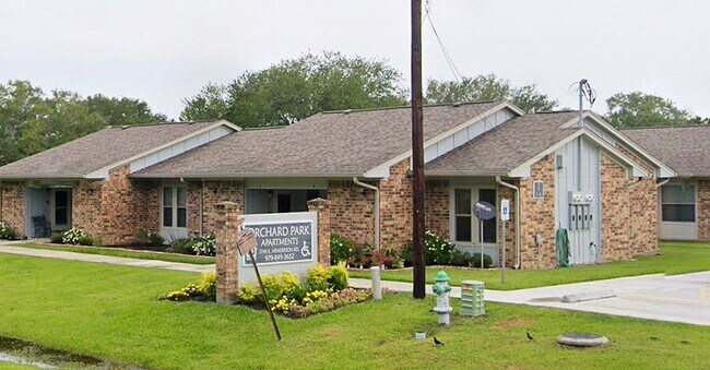 Photo - 1749 E Henderson Rd