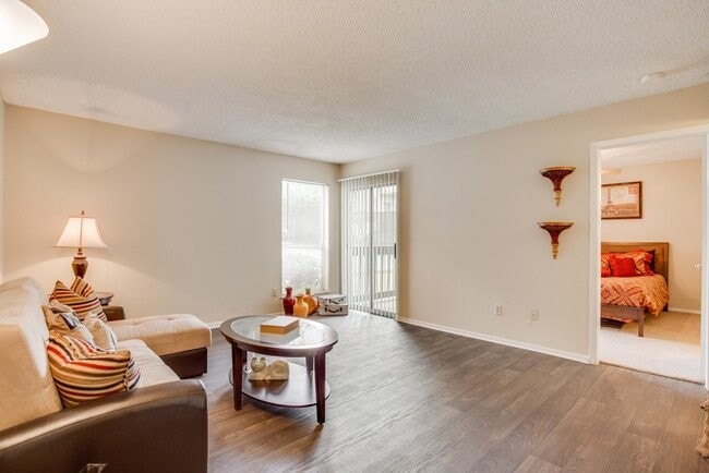 Photo - 3600 Greystone Dr Unidad 0519