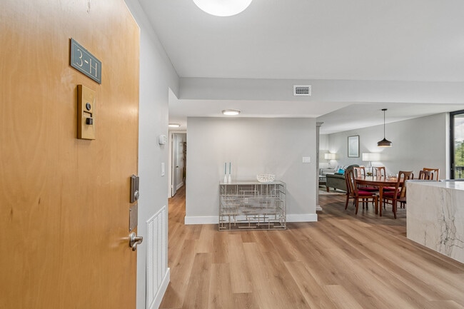 Photo - 14810 Rue De Bayonne