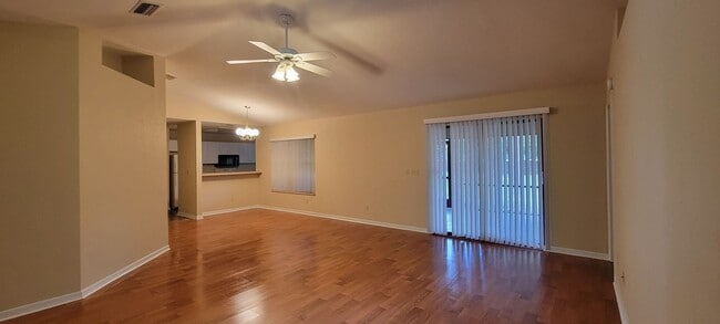 Photo - 3/2: Enjoy this nice spacious home in Sunrise.