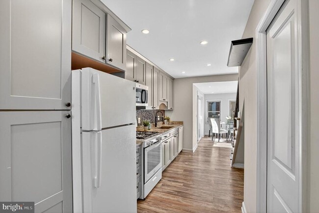 Photo - 312 N Henry St