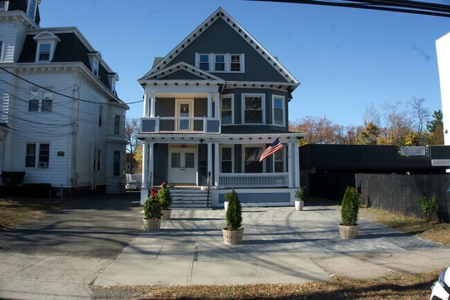 Building Photo - 126 Sherman Ave Unit Apt 2