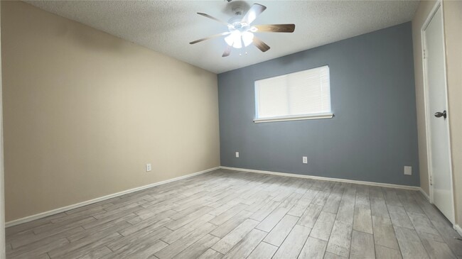 5034 Reno Dr