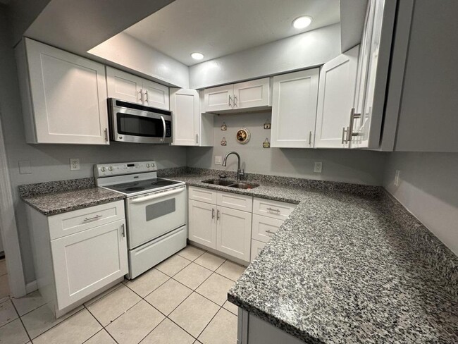 Photo - 709 SE 8th Terrace