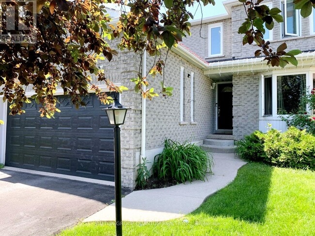 Photo - 185 Blackfoot Trail