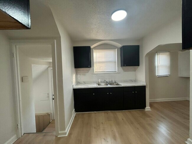 Photo - 9585 Terry St