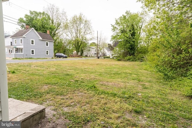 Photo - 704 5th St